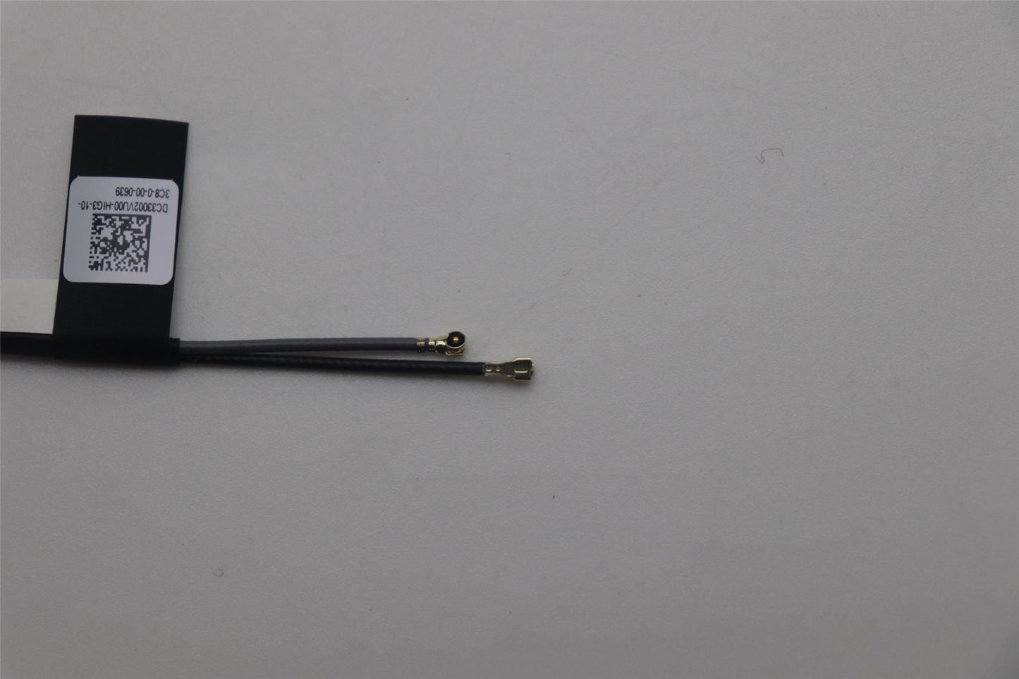 Lenovo Hinge Cover w/Antenna C 83FD White 5CB1N61423