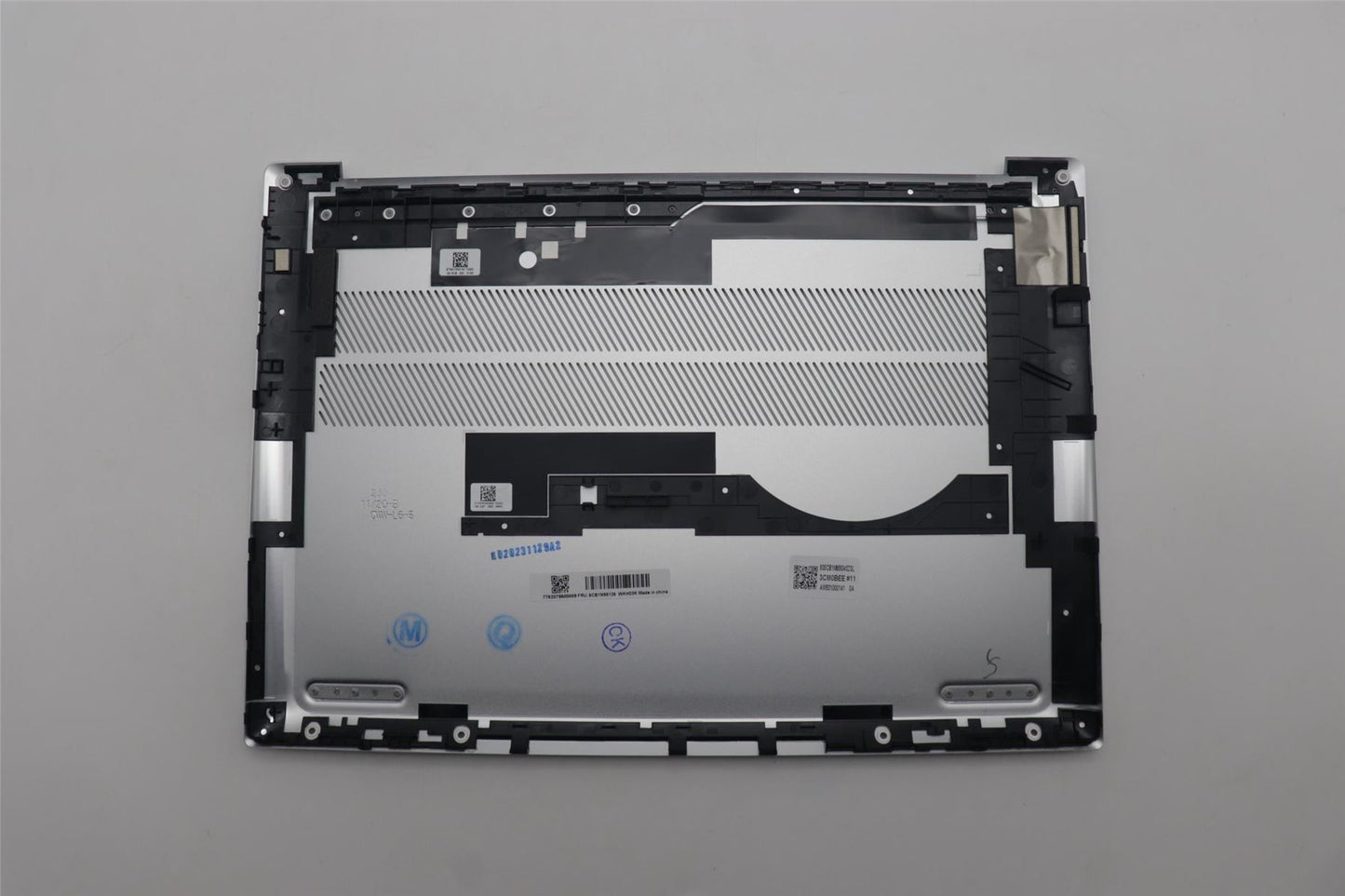 Lenovo Lower Case C 83FV AL CG 5CB1N95126