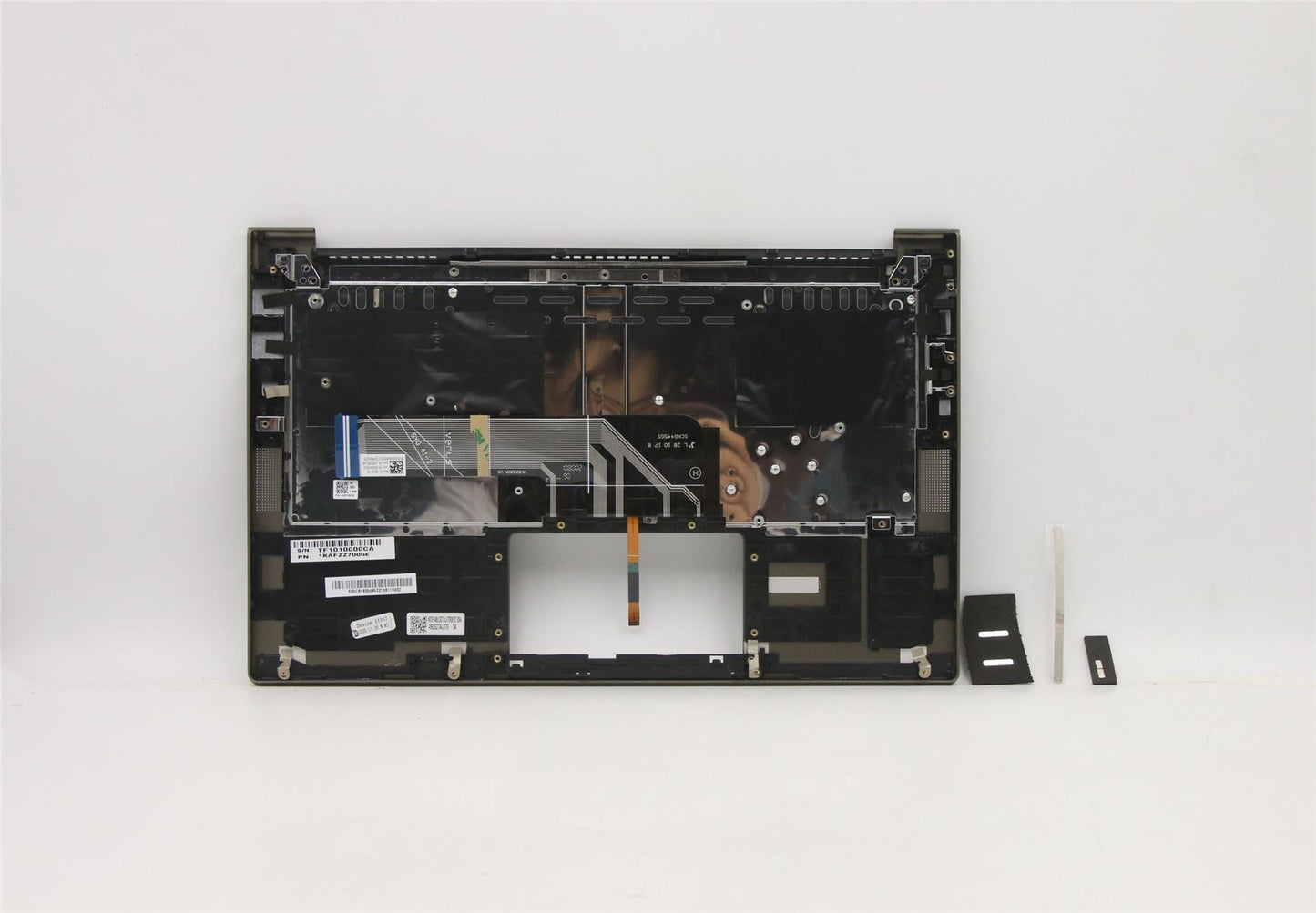 Lenovo IdeaPad 7 14ITL05 Keyboard Palmrest Top Cover Russian 5CB1B05495
