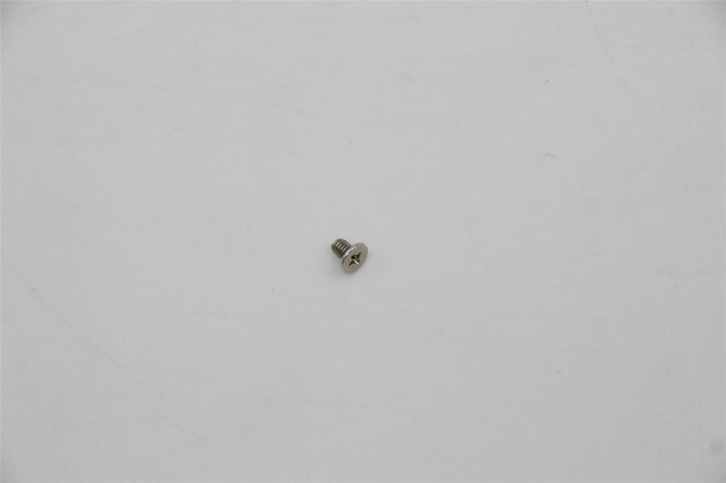 Lenovo 5S10S35336 SCREW Screw L 82M7M2D3.0LK4.0D0.5T