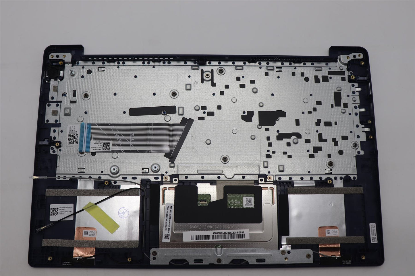 Lenovo Upper Case ASM_UKE L82XL NFP ABNBL 5CB1K97889