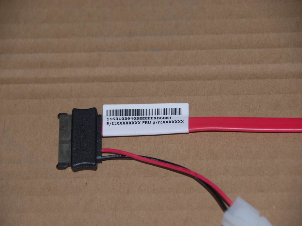 Lenovo ECS 220mm SATA光盘线_Martin(R) SATA Cable 31039403